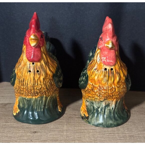 Ceramic Rooster Salt & Pepper Shaker Set Handpainted Farmhouse Kitchen - Picture 3 of 9